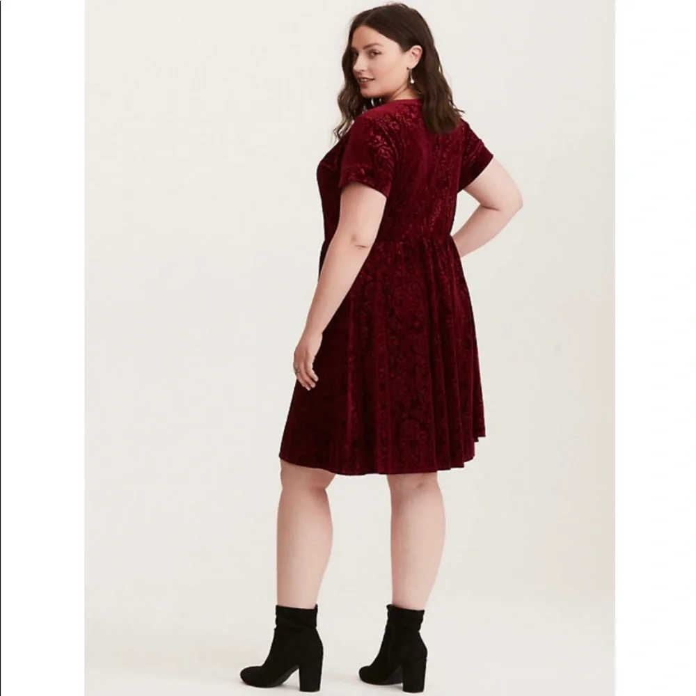 EUC Torrid Disney Mickey Mouse Red Velvet Dress 3X - Picture 4 of 16